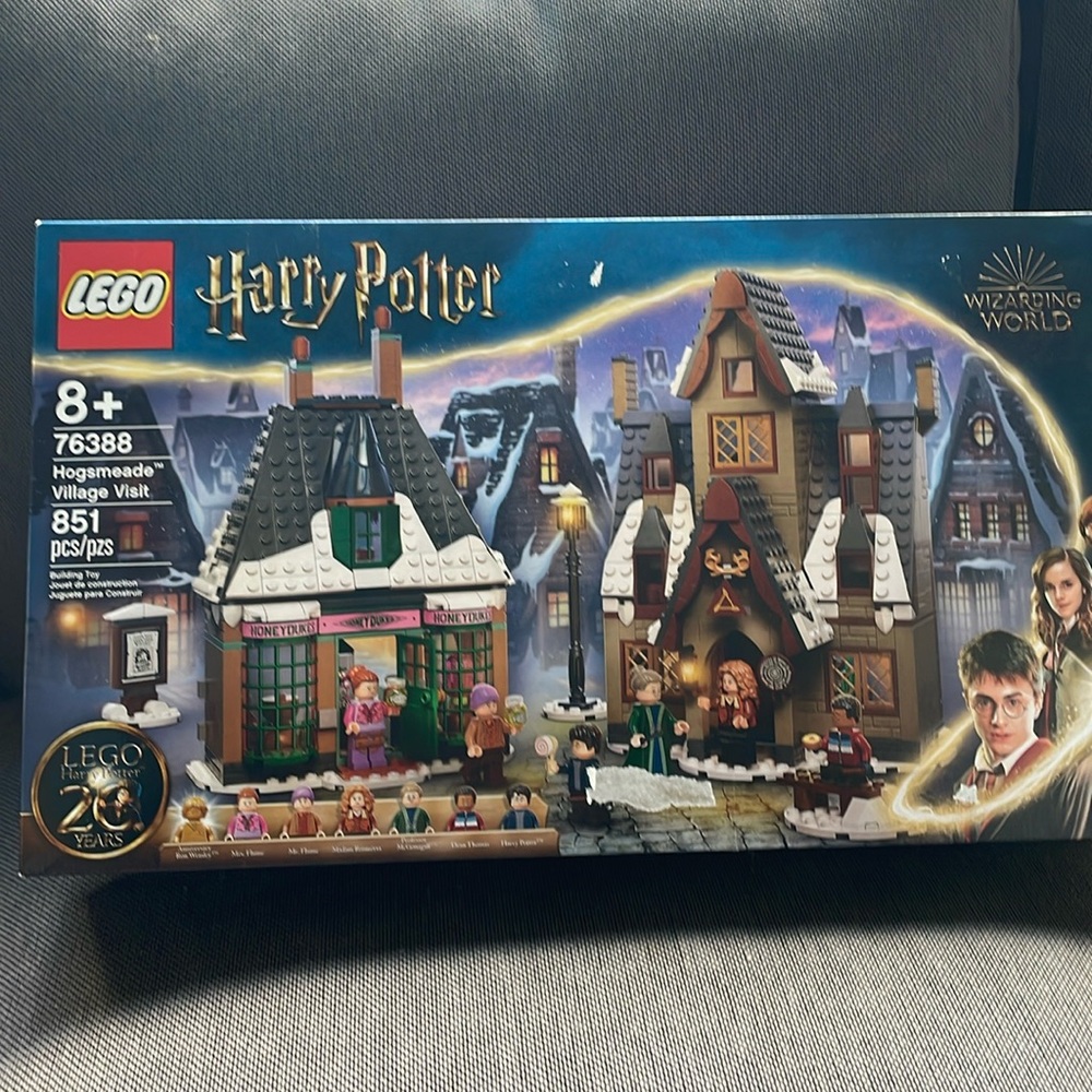 Lego Harry Potter Hogsmeade Village 76388